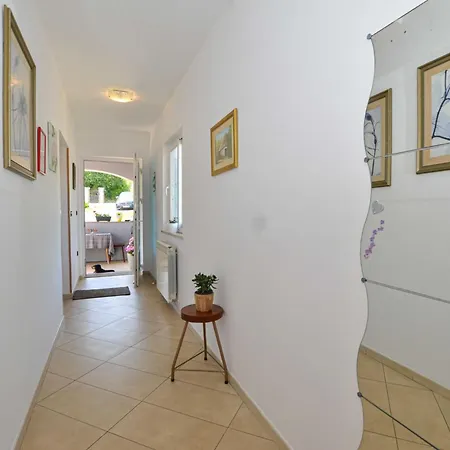 Apartment Radovani Peaceful And Serene With Terrace *