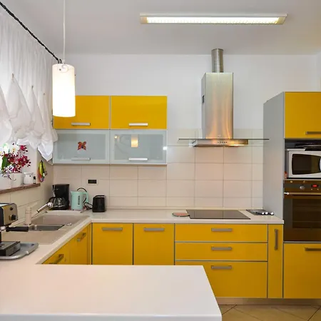 Apartment Radovani Peaceful And Serene With Terrace Rovinj