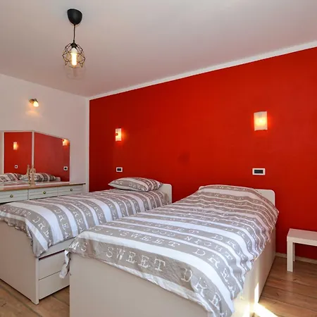 Apartment Radovani Peaceful And Serene With Terrace Rovinj
