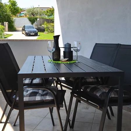 Radovani Peaceful And Serene With Terrace * Rovinj