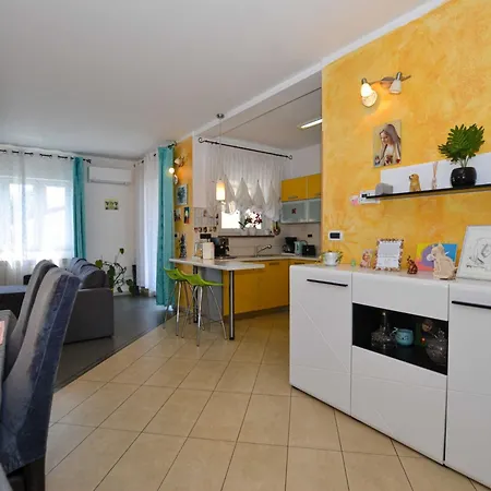 Radovani Peaceful And Serene With Terrace * Rovinj