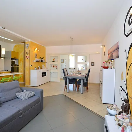 Apartment Radovani Peaceful And Serene With Terrace Rovinj